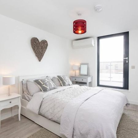 2 Bedroom Penthouse - Large Balcony - Minster View York Exteriör bild