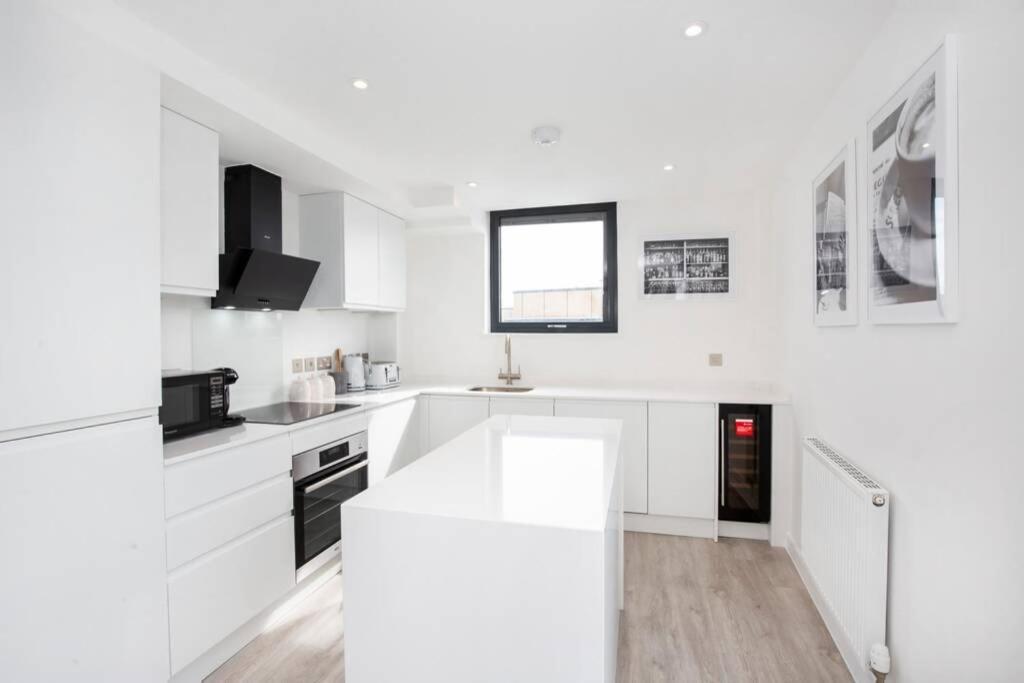 2 Bedroom Penthouse - Large Balcony - Minster View York Exteriör bild