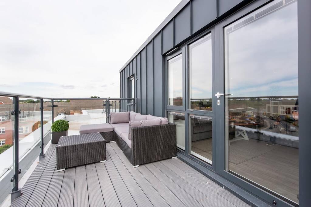 2 Bedroom Penthouse - Large Balcony - Minster View York Exteriör bild